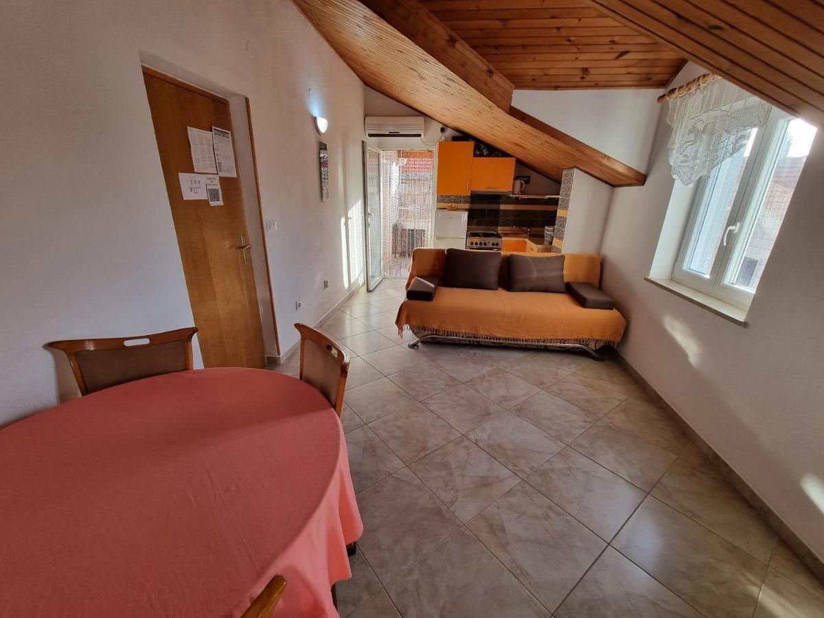 פוסטיר Apartments Banic מראה חיצוני תמונה